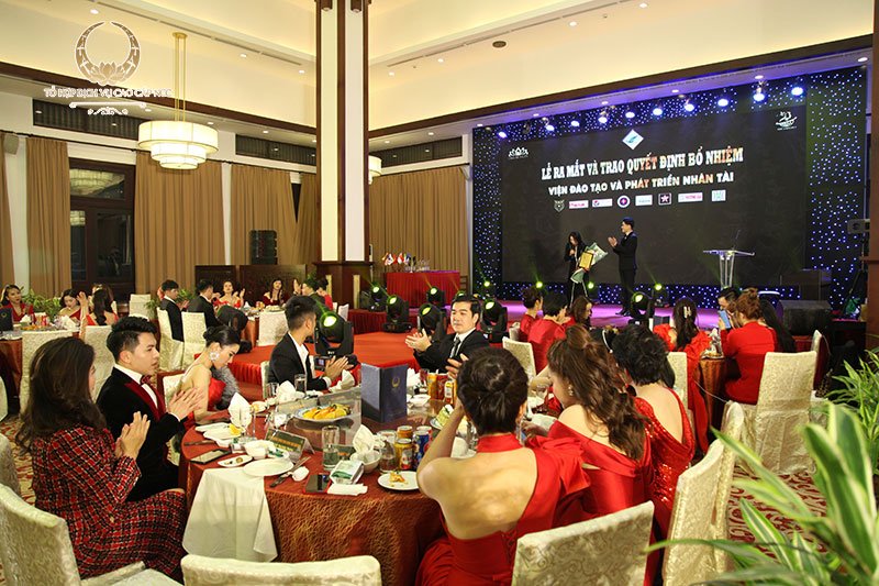 Tiệc công ty