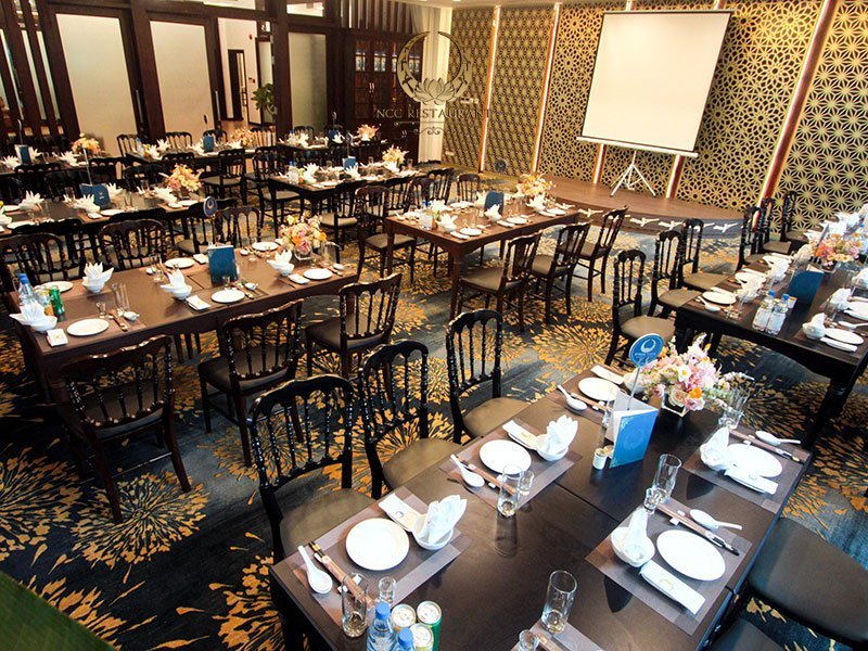 Nhà hàng tổ chức tiệc với không gian phòng VIP sang trọng