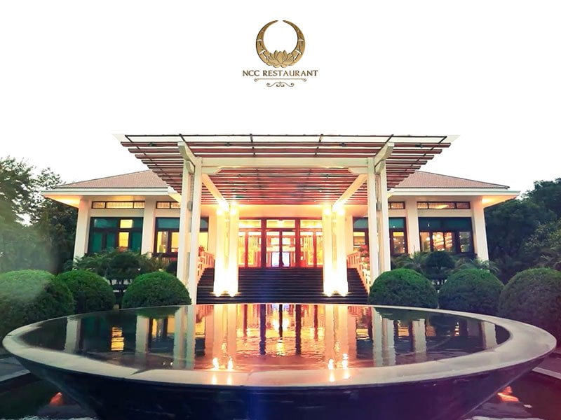 Nhà hàng tổ chức tiệc tại vị trí đắc địa
