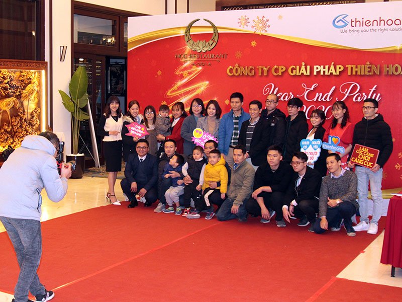 Trang trí tiệc cuối năm