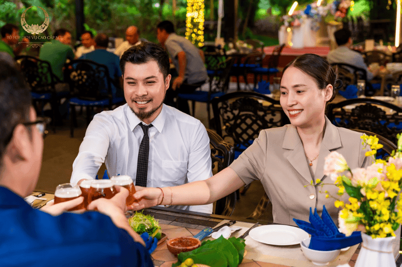 Tin tức Tiệc công ty cuối năm: Giải pháp tổ chức sự kiện tổng kết chuyên nghiệp, gia tăng giá trị bền vững cho doanh nghiệp