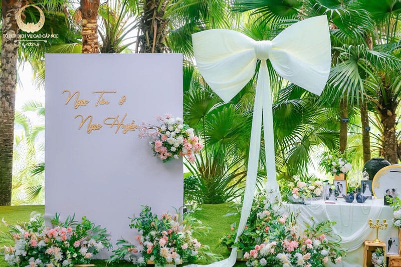 Tiệc cưới ngoài trời tại Đà Lạt thu nhỏ giữa lòng Hà Nội