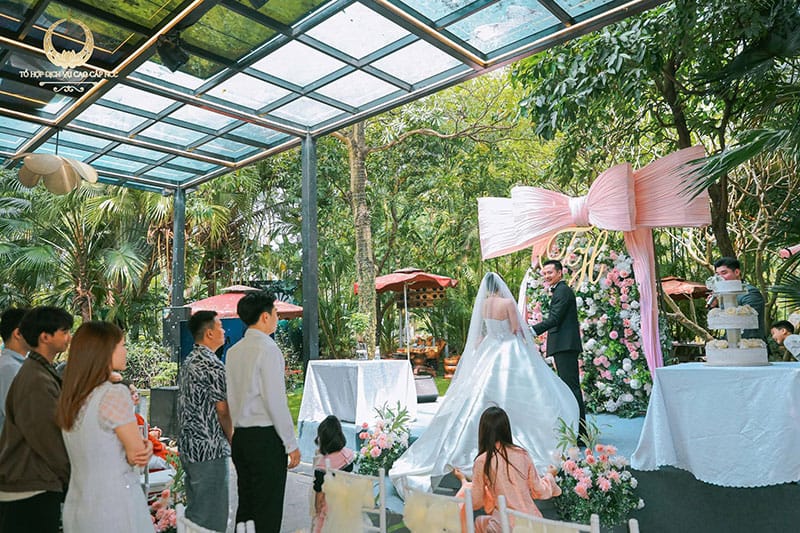 Tiệc cưới ngoài trời tại Đà Lạt thu nhỏ giữa lòng Hà Nội
