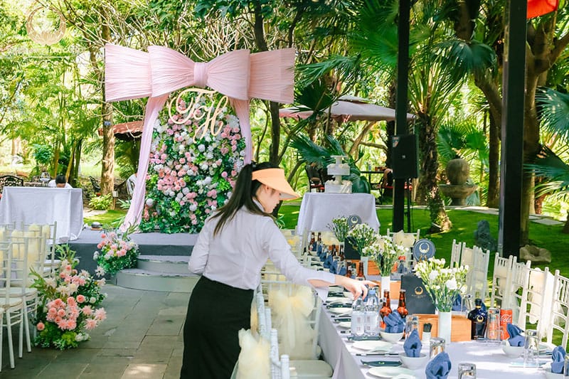 Tiệc cưới ngoài trời tại Đà Lạt thu nhỏ giữa lòng Hà Nội
