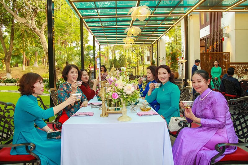 Biệt Thự Số 1 - Không gian tiệc ngoài trời lý tưởng cho gia đình và bạn bè Biệt Thự Số 1 - Không ngăn tiệc ngoài trời lý tưởng